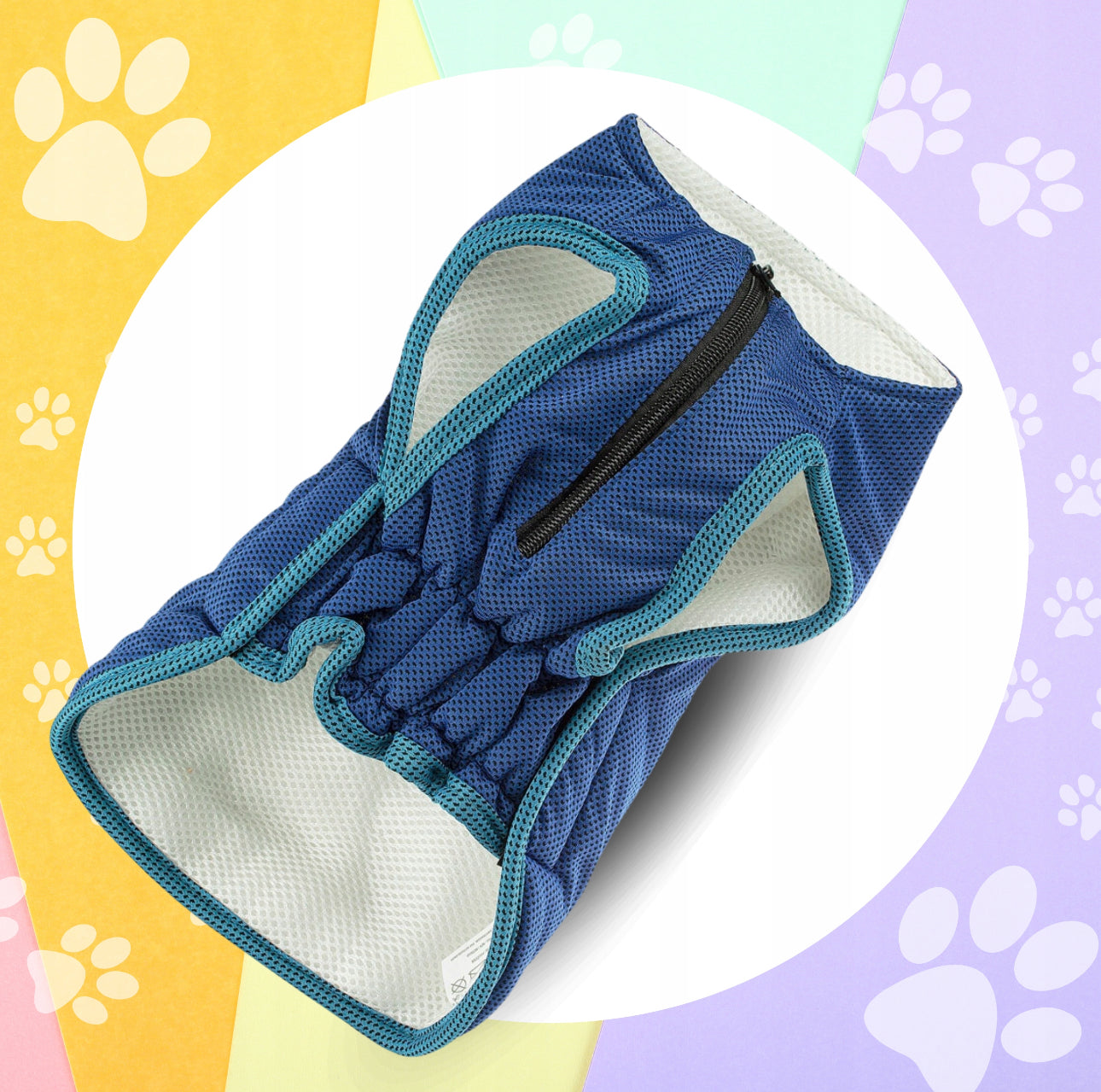 Kjølevest for hund i blått mesh-stoff, tilgjengelig i størrelse Small og Medium, pustende materiale, perfekt for varme sommerdager.