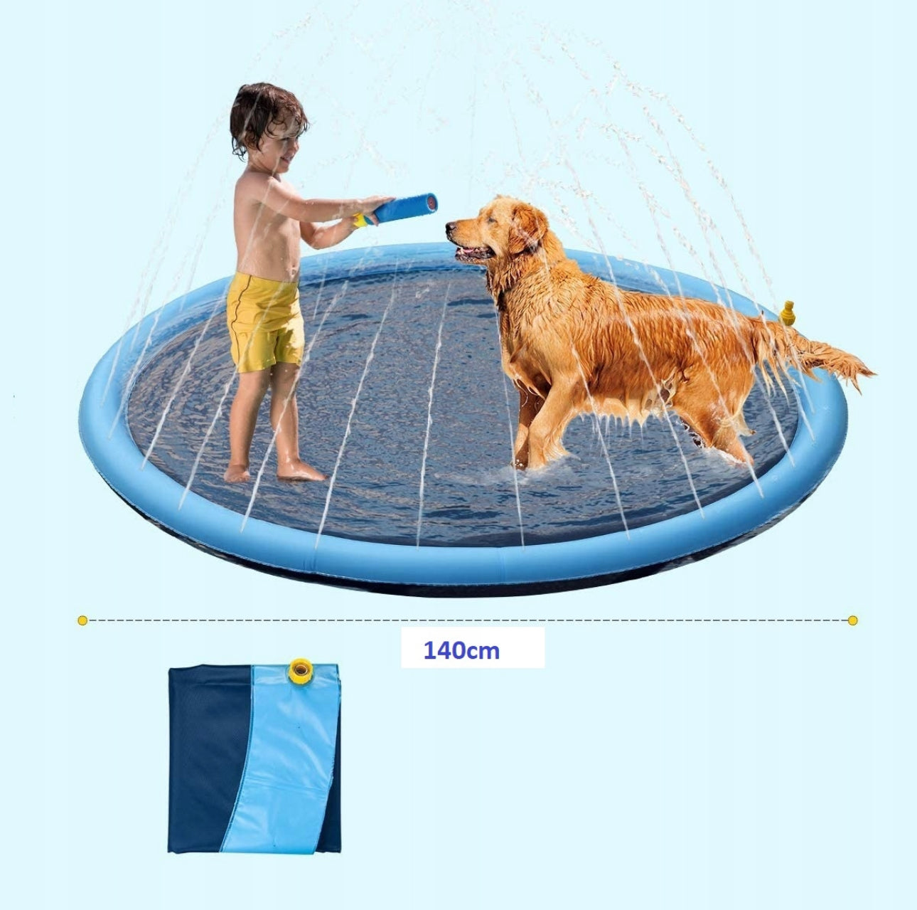 Hund nyter kjølebasseng med vannsprut – 100 cm diameter, blå PVC-matte, perfekt til utendørs bruk om sommeren